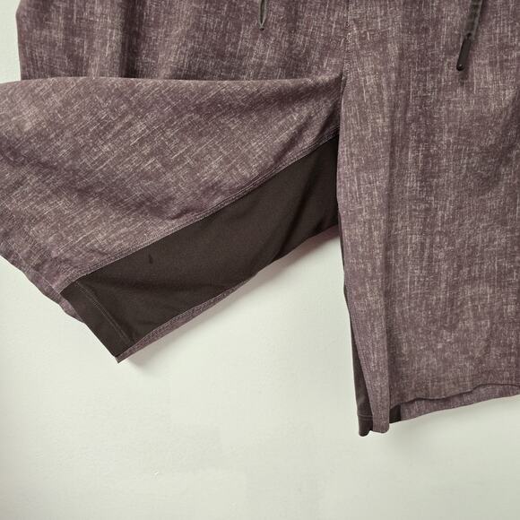 Lululemon Shorts Mens S T.H.E. Liner Sunbleached Cherry Cola Stretch Athletic 9" - Picture 4 of 9